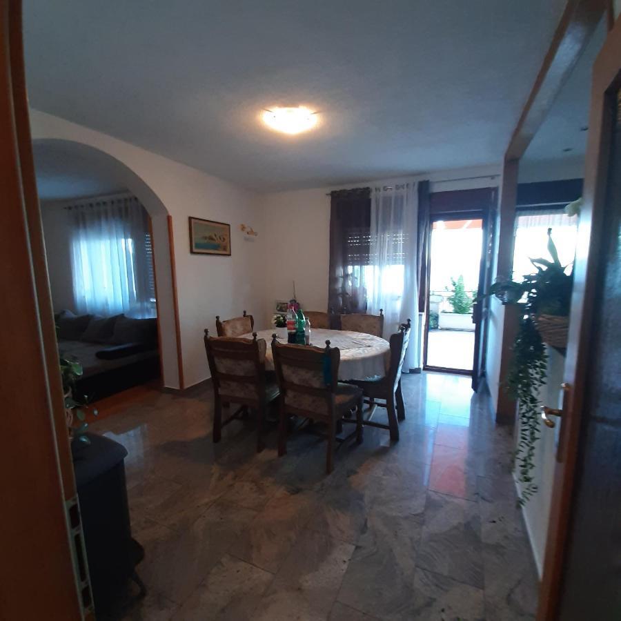 Apartman Nora أوميس المظهر الخارجي الصورة