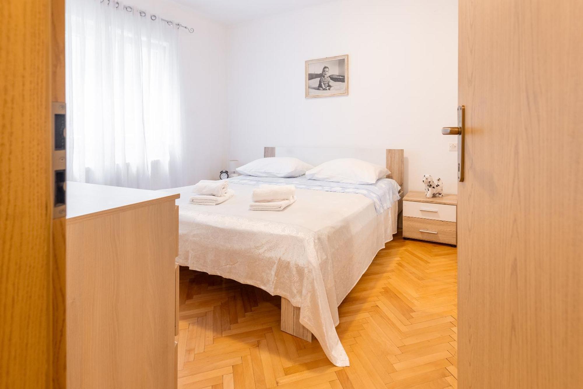 Apartman Nora أوميس المظهر الخارجي الصورة