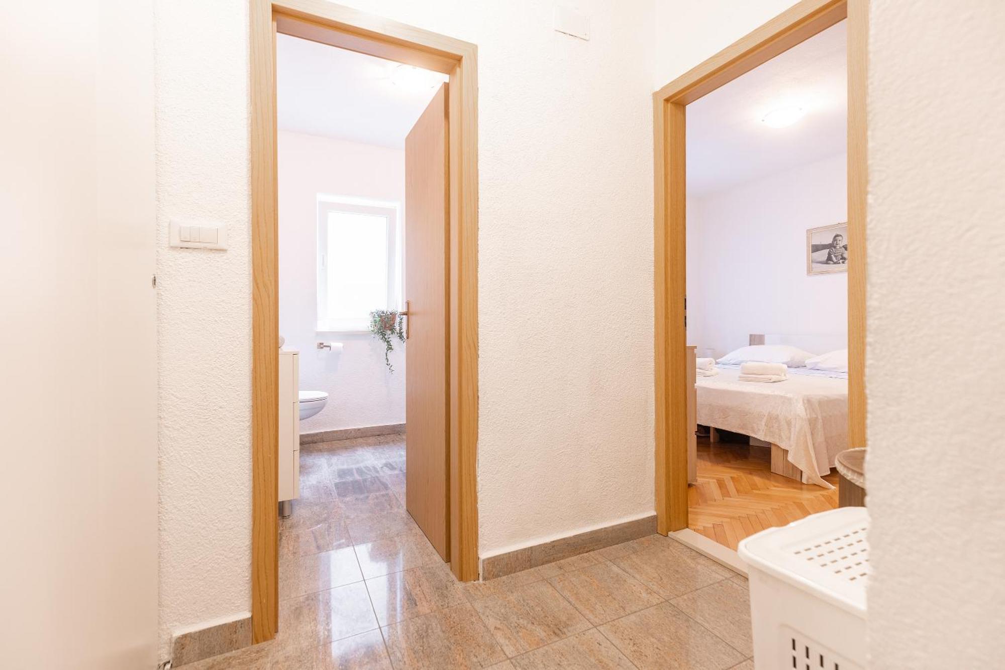 Apartman Nora أوميس المظهر الخارجي الصورة
