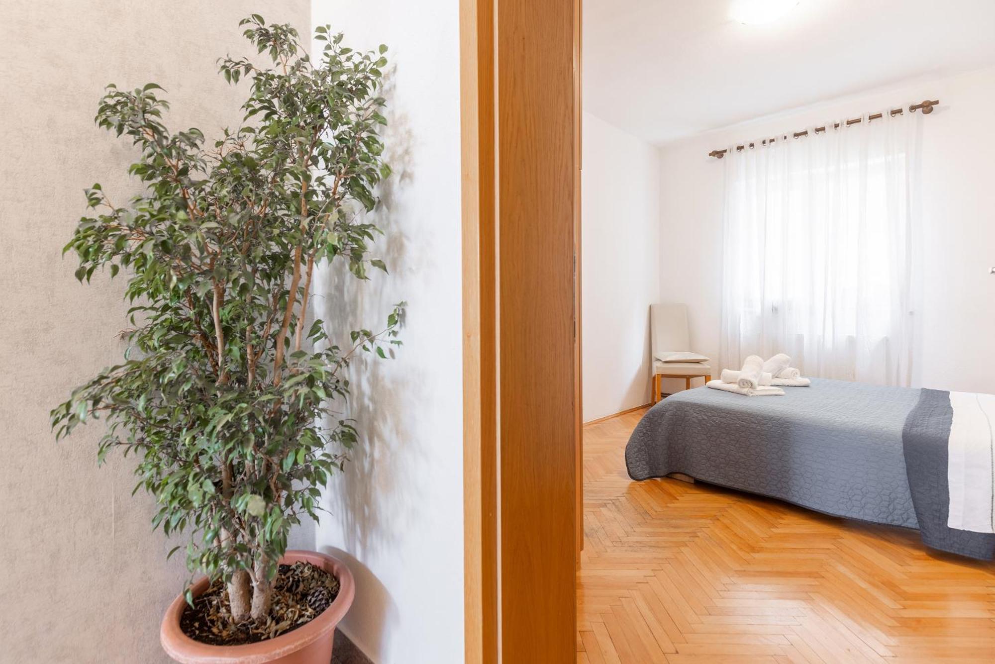 Apartman Nora أوميس المظهر الخارجي الصورة